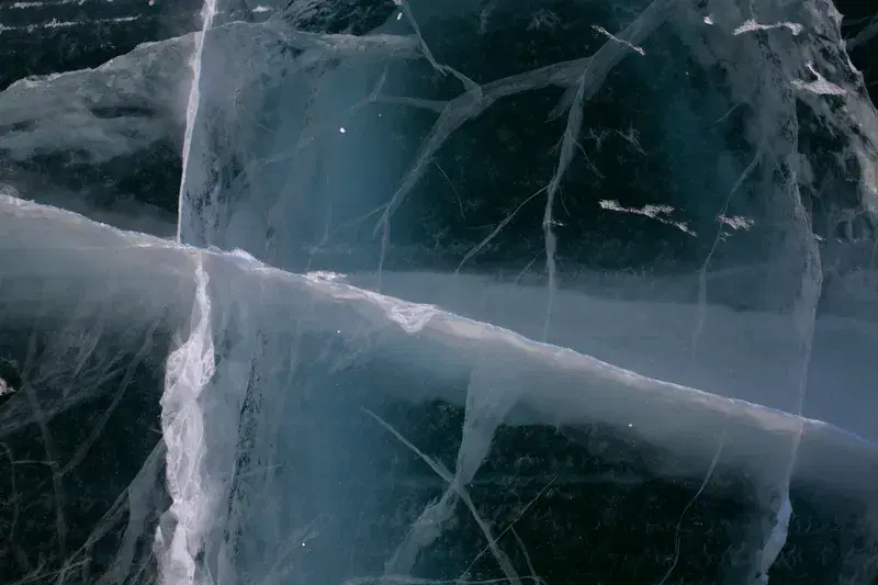 Cover Image for Adventuring on Ice: A Guide to Driving Ice Roads