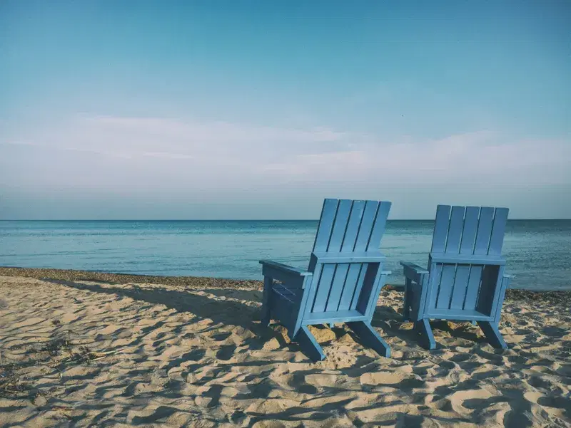 Cover Image for Choosing the Right Adirondack Chairs for Your Outdoor Space