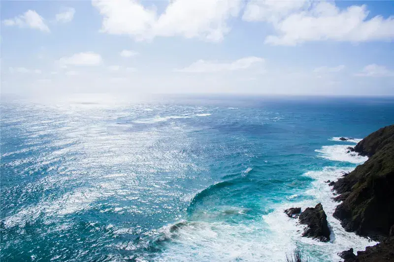 Cover Image for Exploring Coastal Landmarks: The Best Gear for Lighthouse Adventures