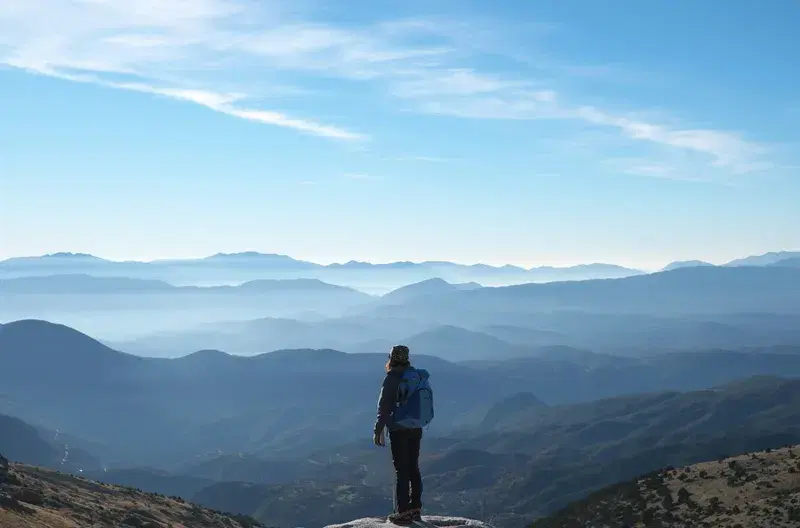 Cover Image for Essential Gear for a 10-Hour Hike to Stunning Views