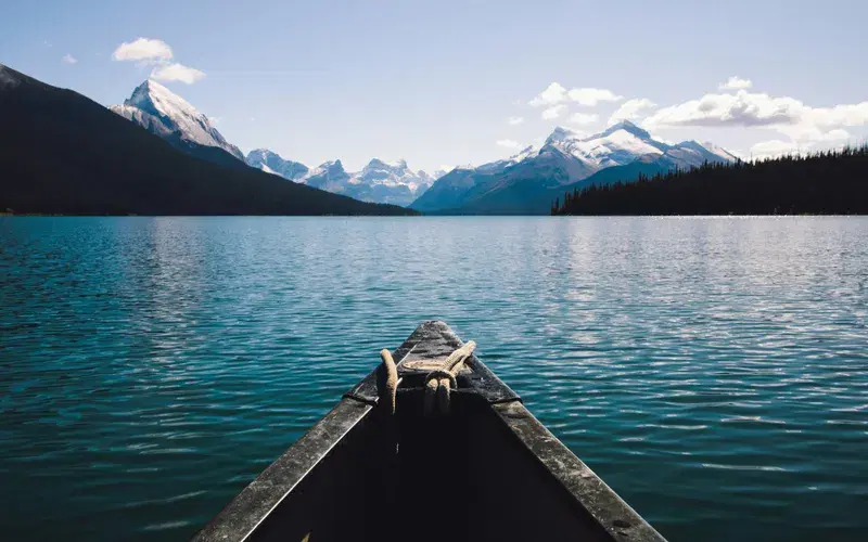 Cover Image for Essential Gear for a Day on the Water: Kayaks and Canoes