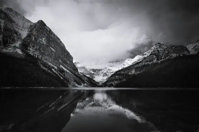 Cover Image for Essential Gear for Exploring Snow-Covered Mountains