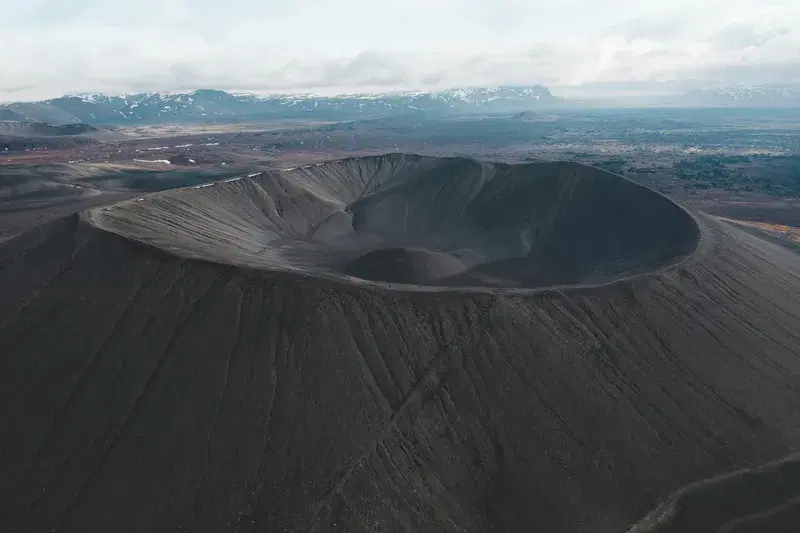 Cover Image for Essential Gear for Exploring Volcanoes: Adventure Awaits