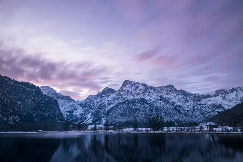 Cover Image for Essential Gear for Exploring Lakes and Hills: A Guide for Outdoor Enthusiasts