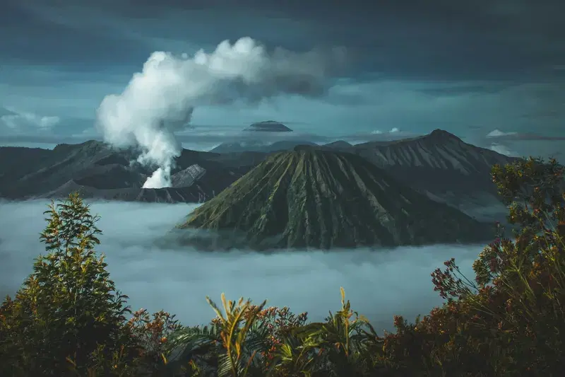 Cover Image for Essential Gear for Exploring Iconic Landscapes: Bromo and Beyond