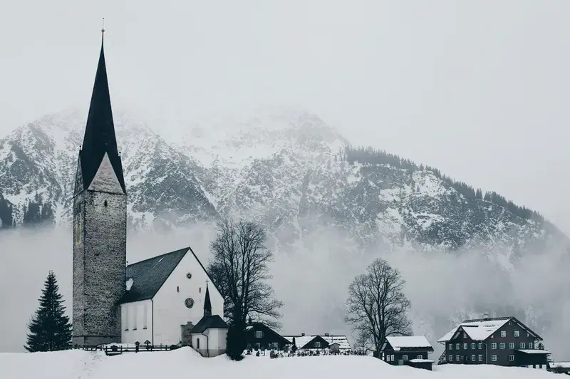 Cover Image for Essential Gear for Mountain Adventures: Exploring the Alps