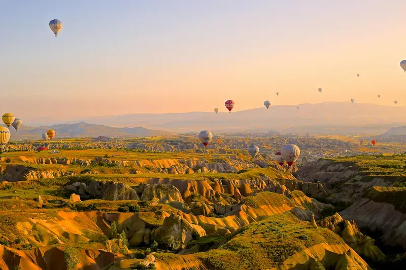 Cover Image for The Essential Gear for Hot Air Ballooning Adventures