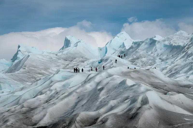 Cover Image for Essential Gear for Mountain Trekkers in Snowy Conditions
