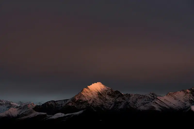 Cover Image for Essentials for Night Hiking: Embracing the Beauty of Mountains Under the Moon