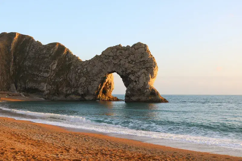 Cover Image for Exploring Durdle Door: A Guide to Outdoor Adventures