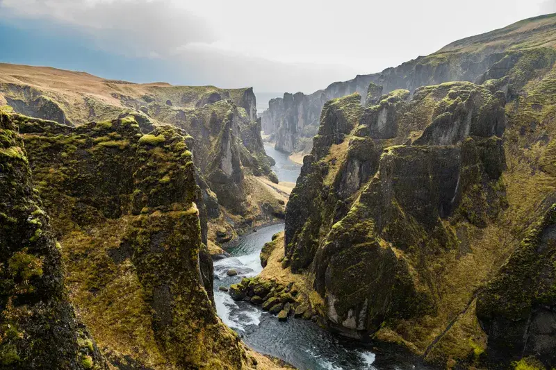 Cover Image for Exploring Iceland's Green Canyons: A Guide for Outdoor Enthusiasts