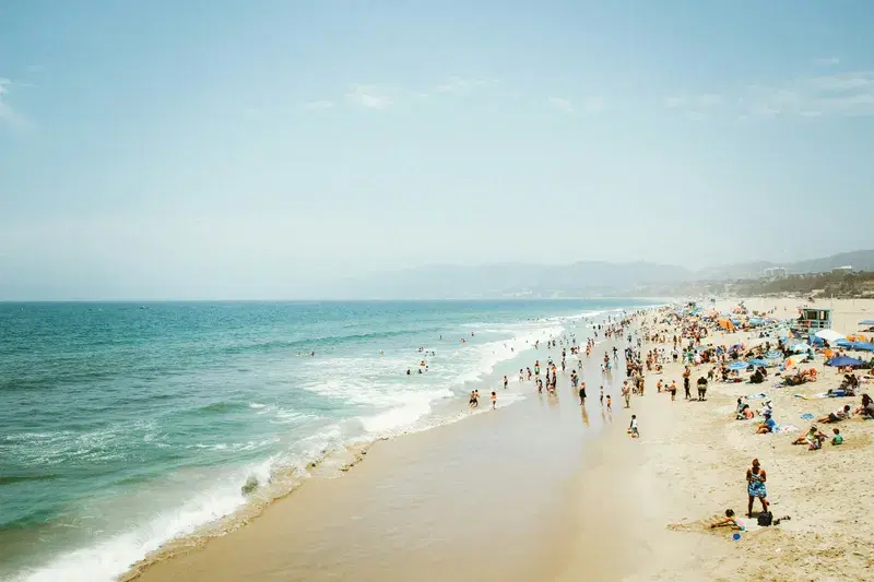 Cover Image for Essential Outdoor Gear for Your Santa Monica Beach Trip