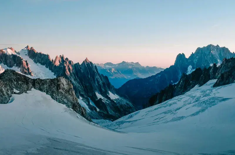 Cover Image for Top Hiking Trails Around Mont Blanc for Adventurers